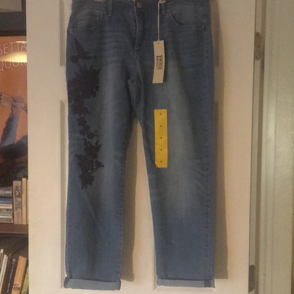 Vintage America boyfriend jeans (sz 8) embroidered